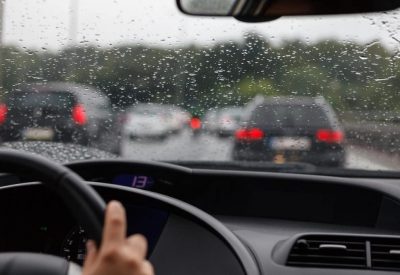 Секреты уверенного вождения в условиях дождя